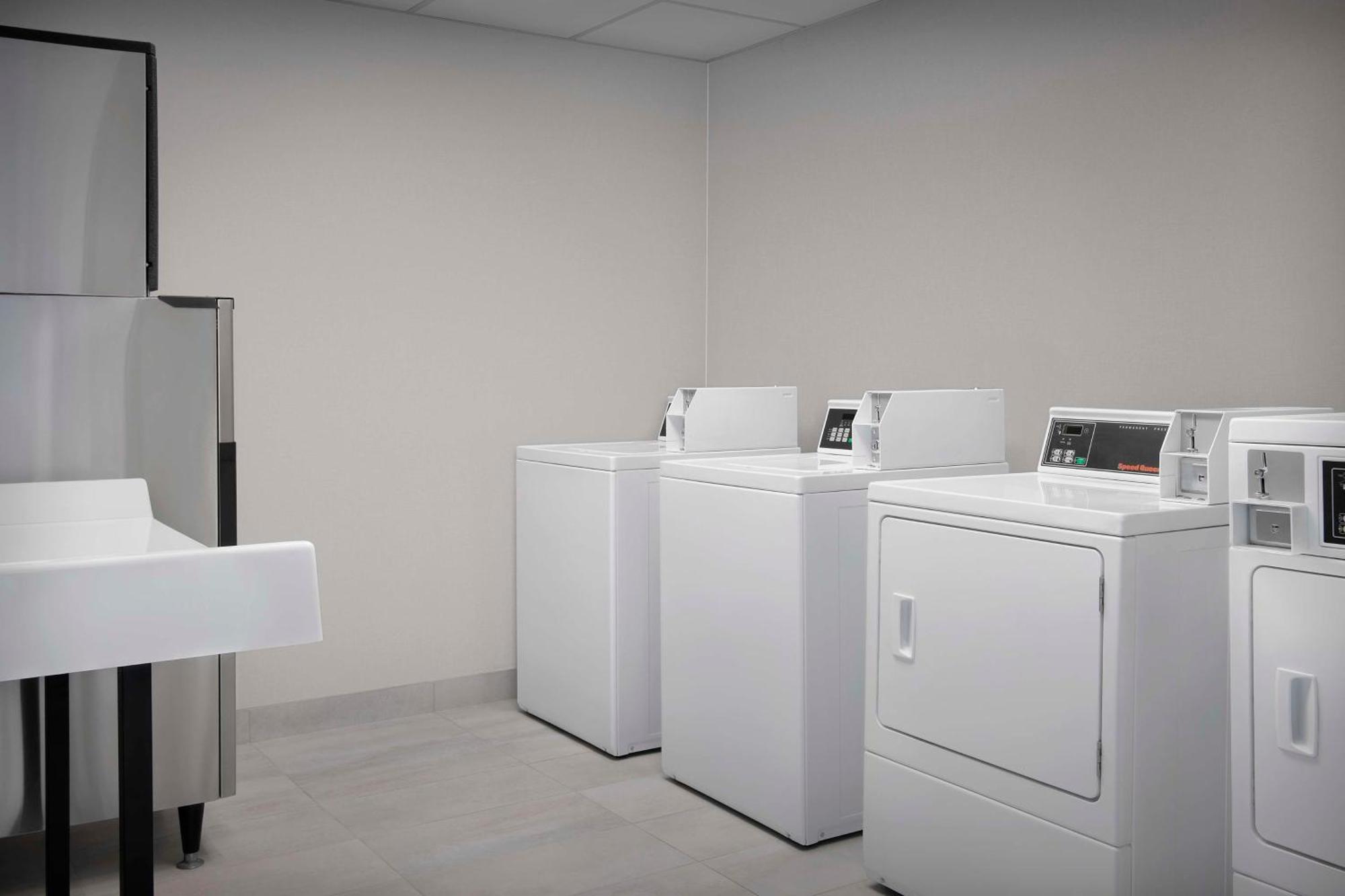 Hilton Garden Inn Casper Ngoại thất bức ảnh