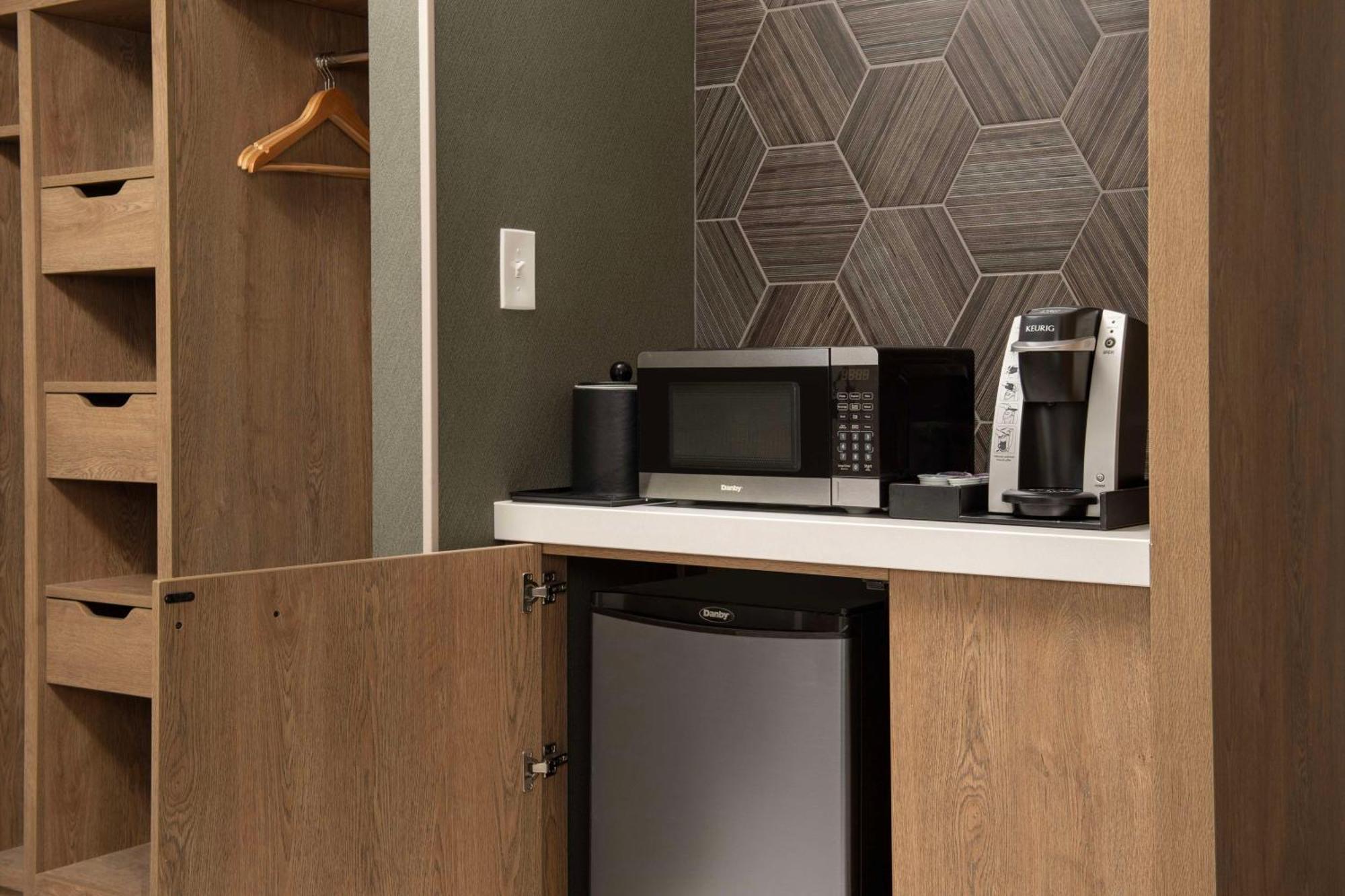 Hilton Garden Inn Casper Ngoại thất bức ảnh